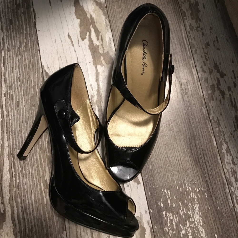 Peep toe retro pinup pumps