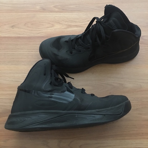 🚫🚫🚫SOLD🚫🚫🚫Nike Hyperfuse basketball shoes - Picture 3 of 4