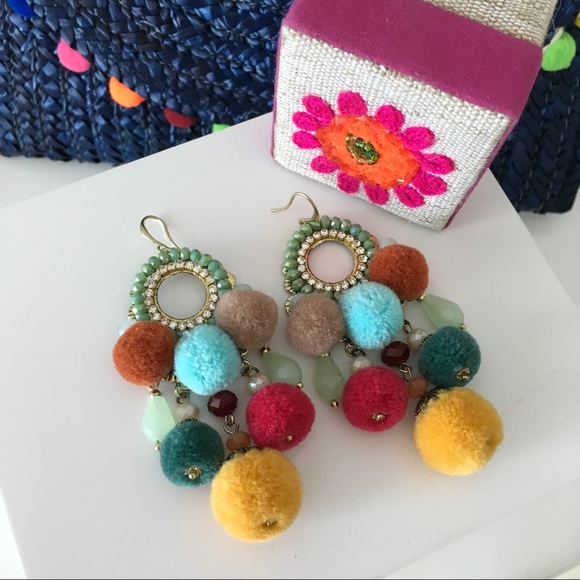 🎁Festive Pom Pom Earrings - Picture 4 of 4