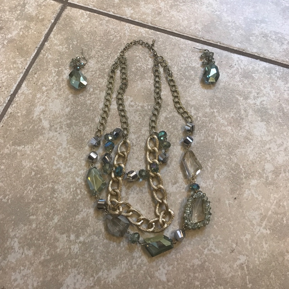 Necklace and earring set
