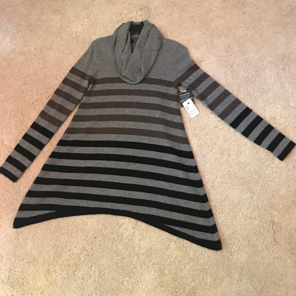 Sakes 5th Avenue sweater dress