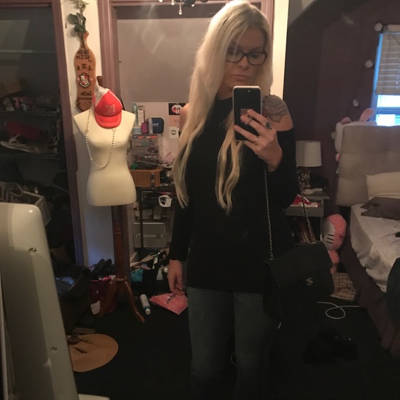 Meet your Posher, Elizabeth - Picture 2 of 4