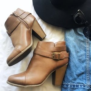 HEELED BOOTIES BUCKLE LAUREN CONRAD SZ 7