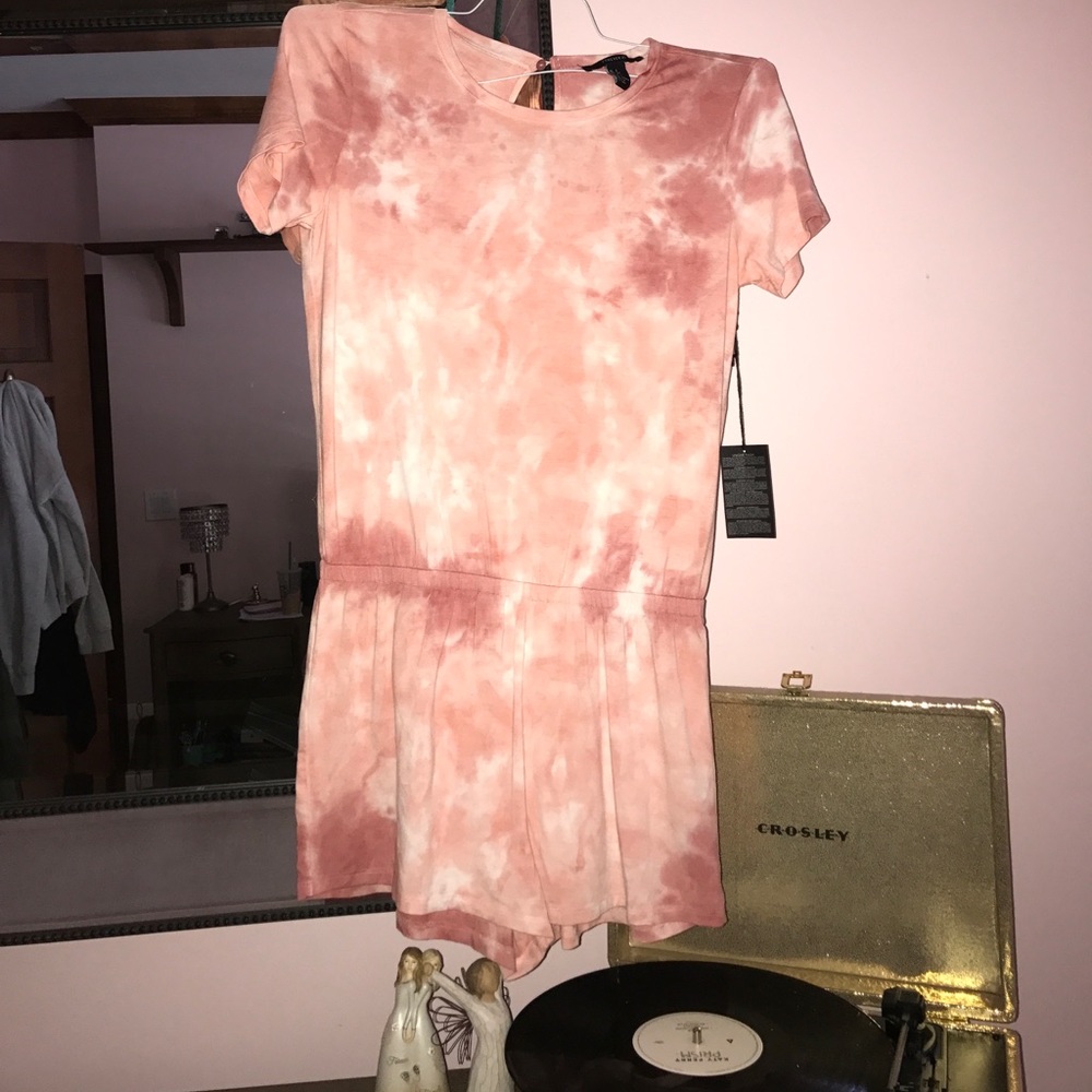 Forever 21 pink tie die romper (brand new)