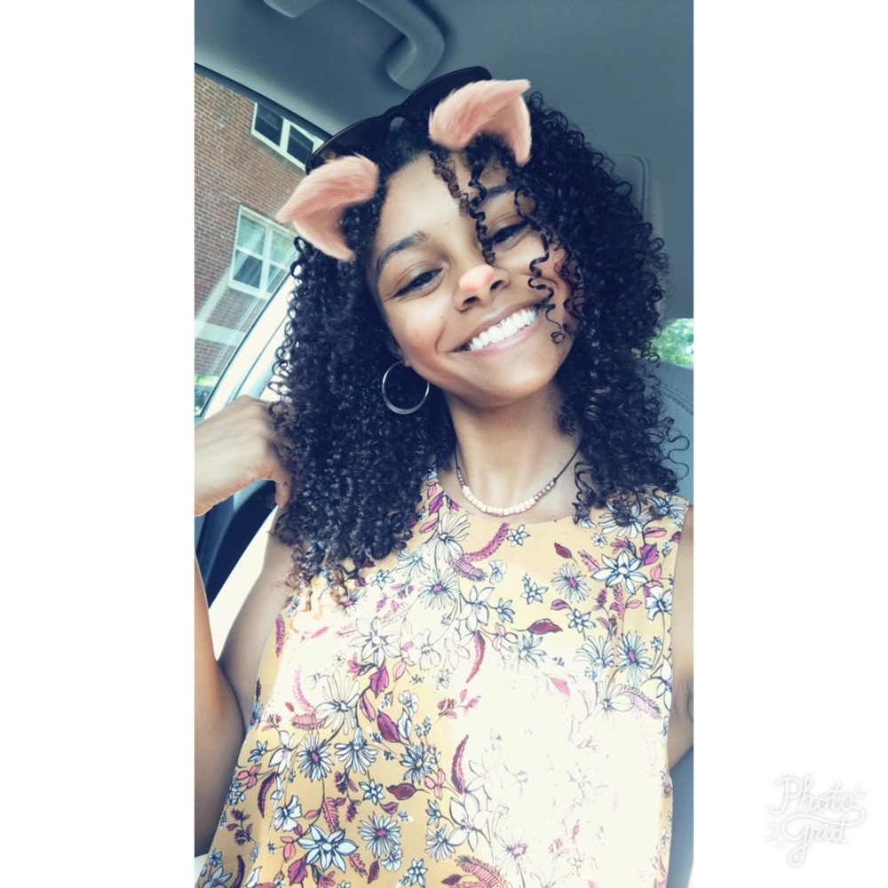 Meet your Posher, Elyisa