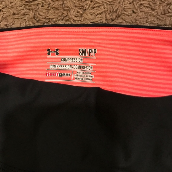 Under armor compression capris - Picture 5 of 5