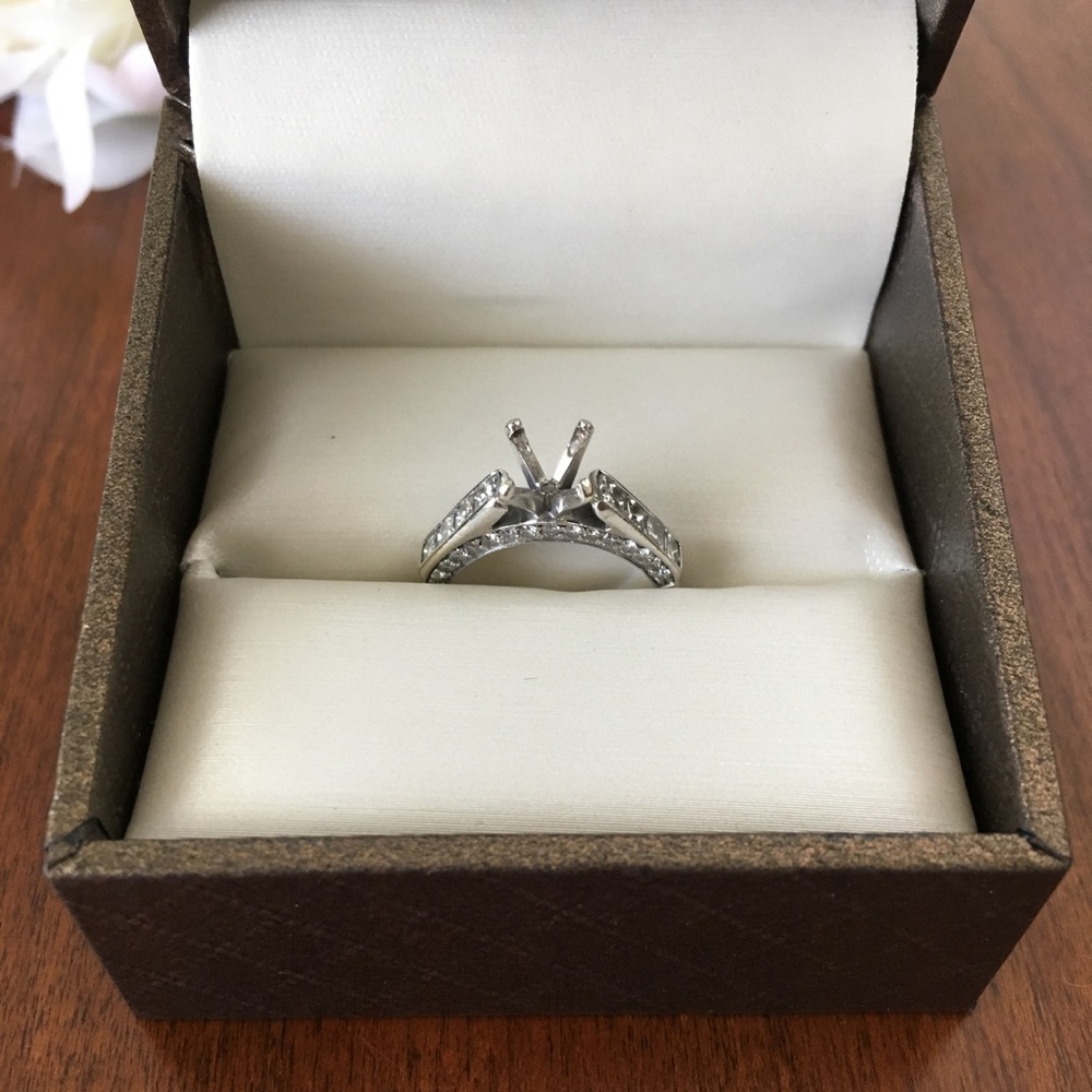 Diamond and 18K white gold princess cut ring