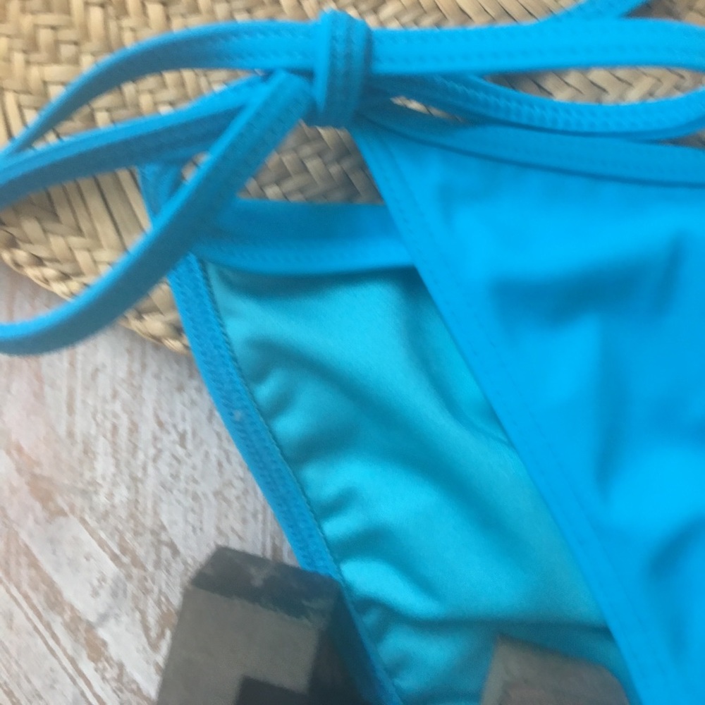 🏊‍♀️VICTORIA’S SECRET Turquoise String Bikini - Picture 8 of 8
