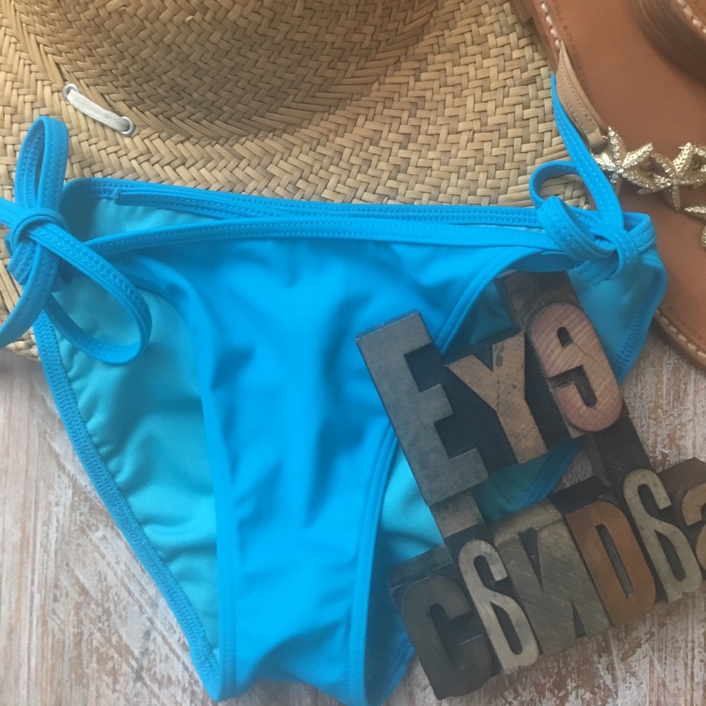 🏊‍♀️VICTORIA’S SECRET Turquoise String Bikini - Picture 3 of 8
