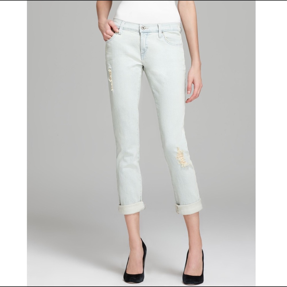 James Jeans distressed boyfriend jeans NWOT