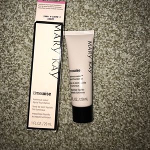 Mary kay luminous wear foundation