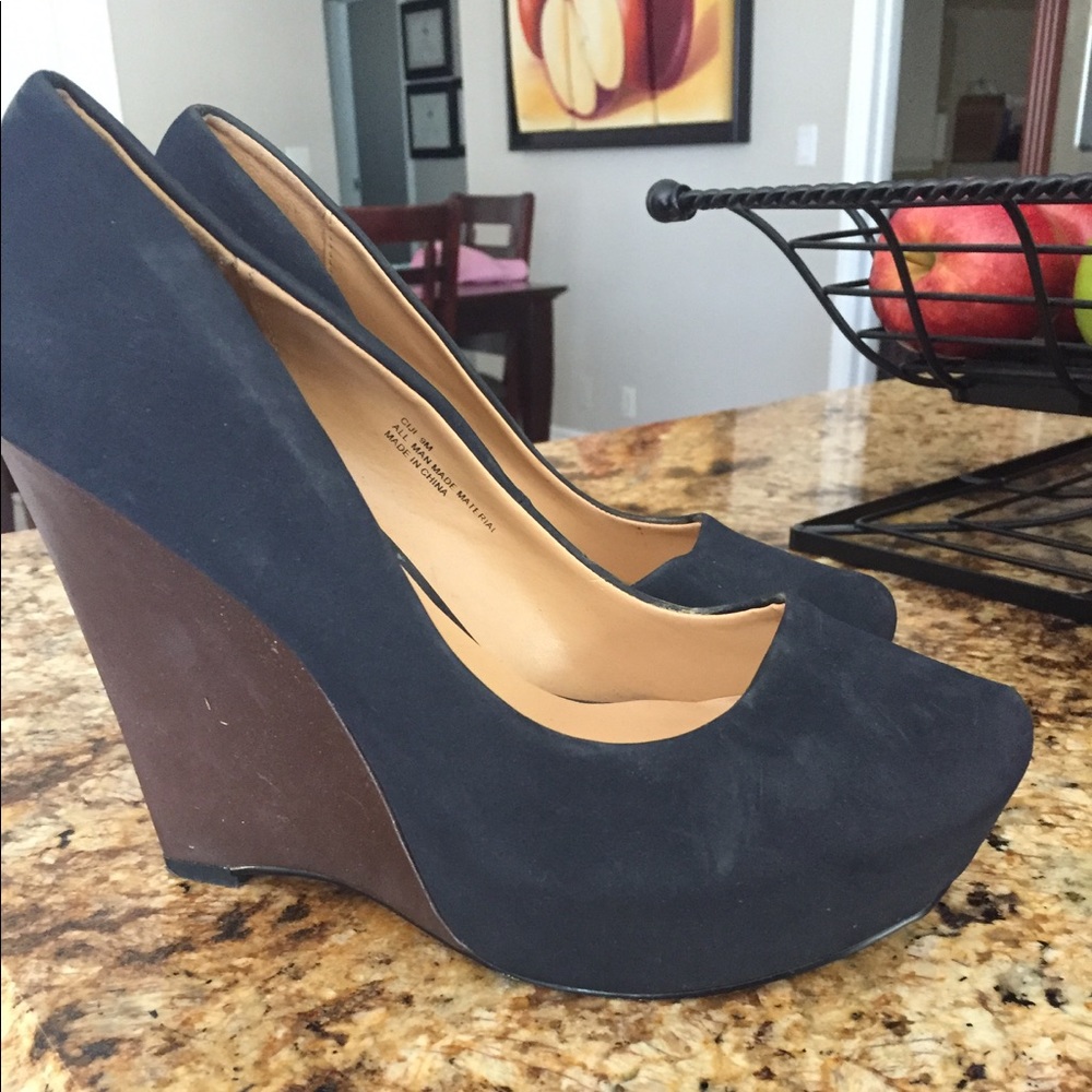 Shoe Dazzle Wedges