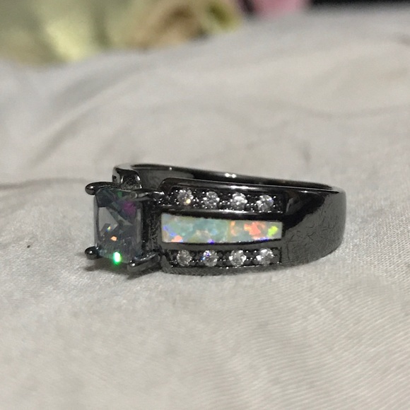 Titanium colored ring - Picture 2 of 3