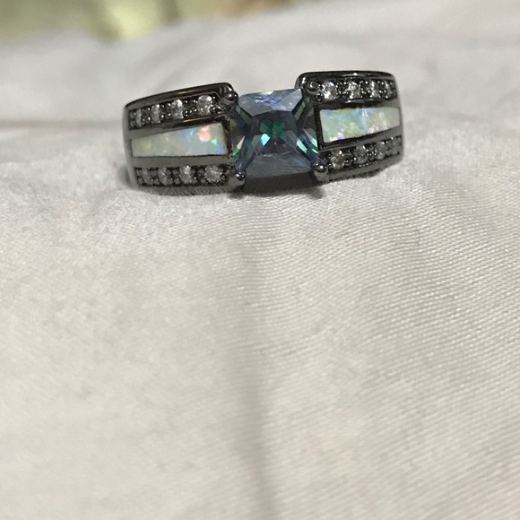 Titanium colored ring - Picture 3 of 3