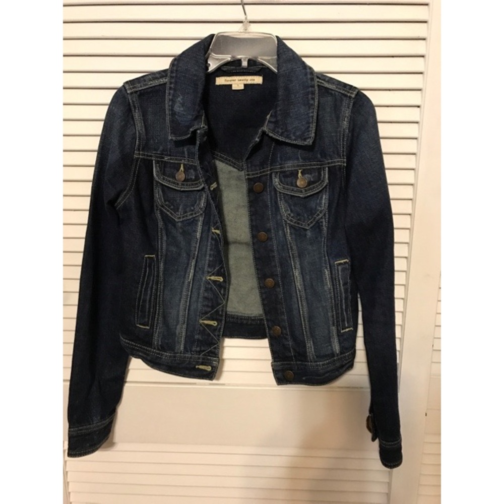 Classic jean jacket!