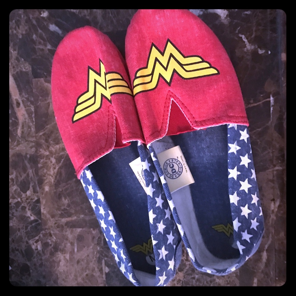⭐️Vintage DC Original Comic Wonder Woman Shoes⭐️