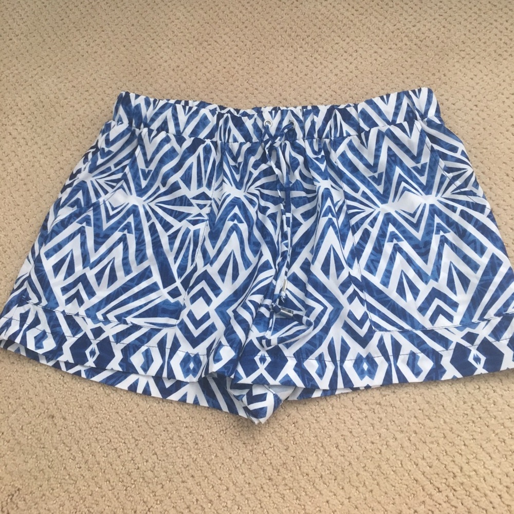 mossimo blue geometric shorts