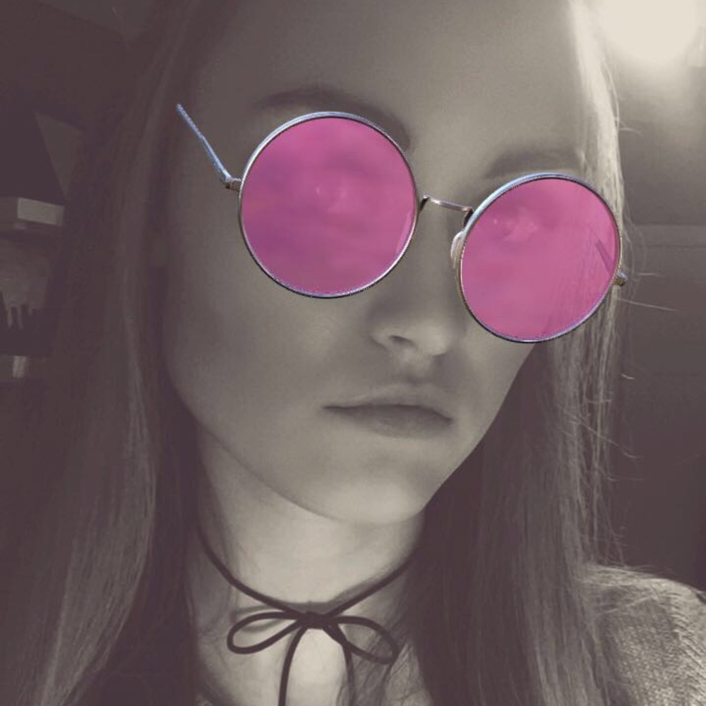 Meet your Posher, Kira