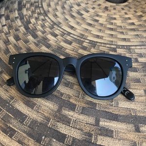 Vans sun glasses (brand new)