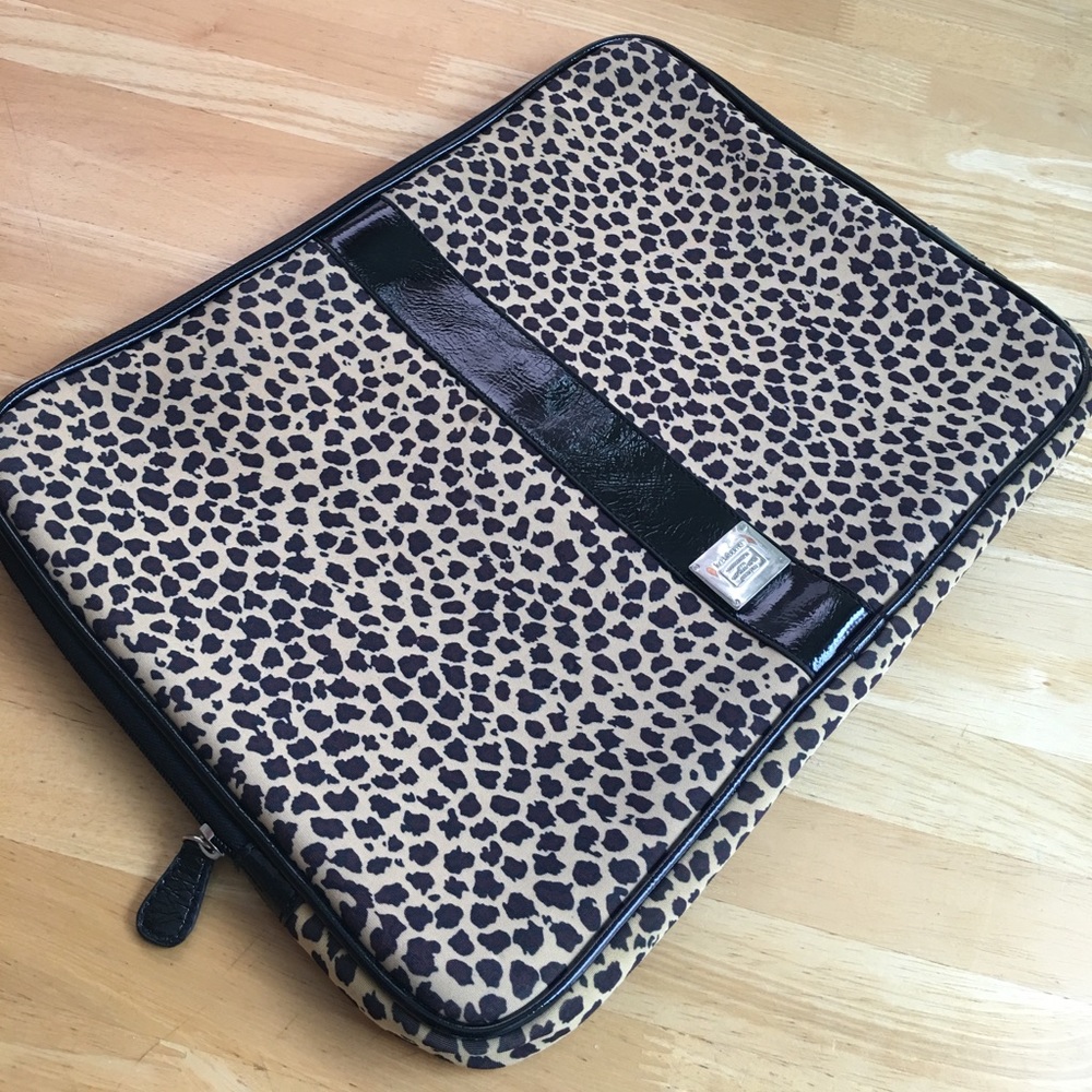 Liz Claiborne animal print laptop sleeve 15"