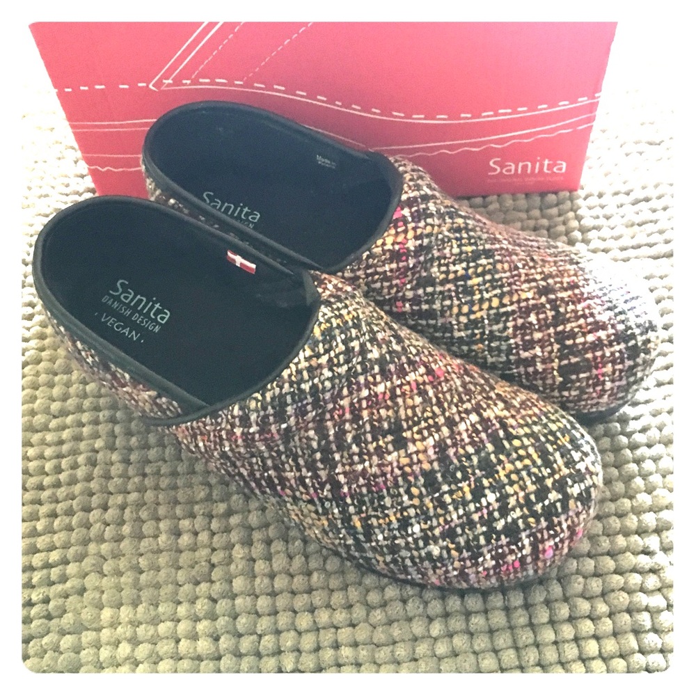 NEW IN BOX Sanitas size 40/10 tweed clogs