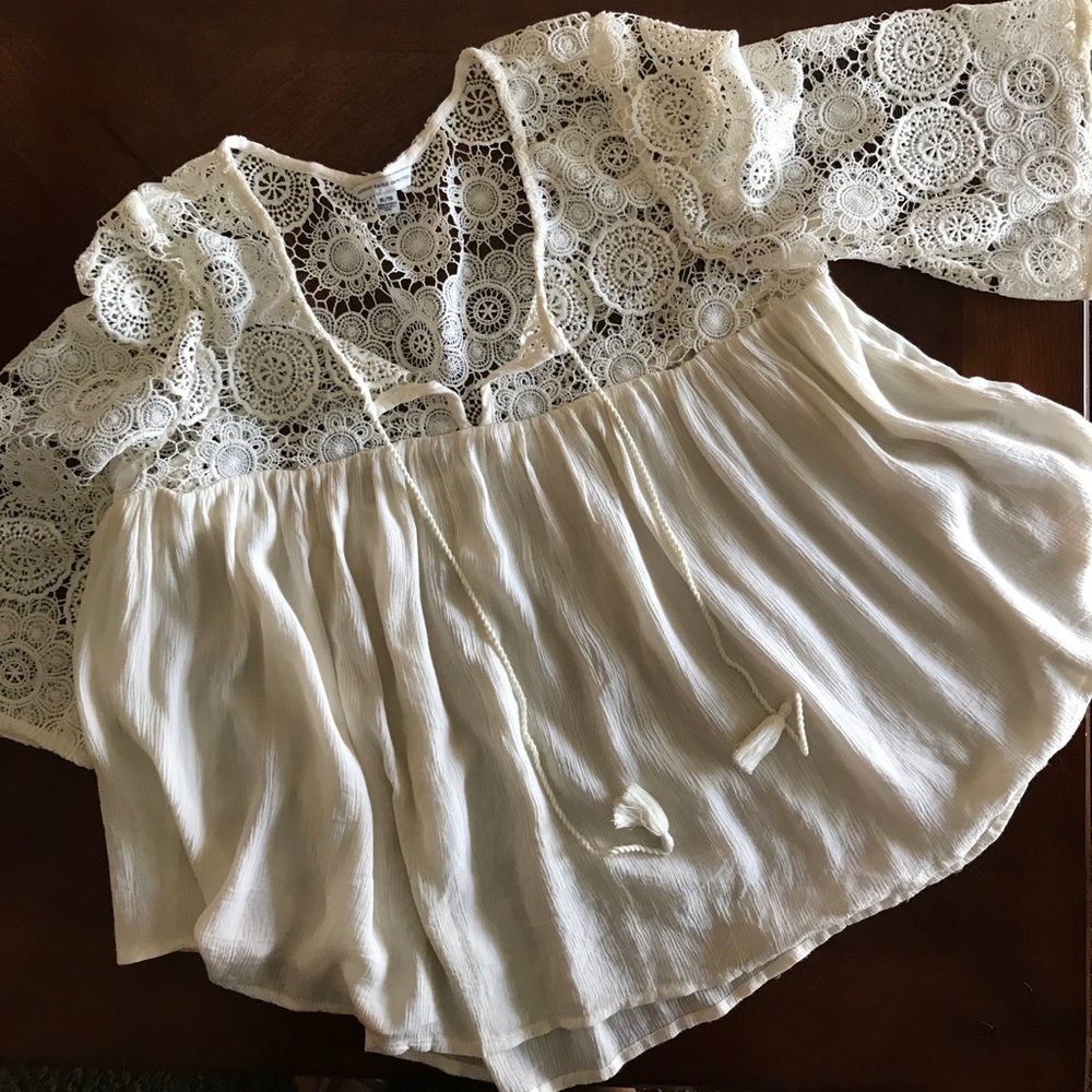American Eagle Lace Top