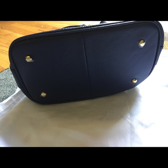 Ora Delphine bucket bag worn once small stain - Picture 2 of 5