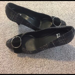 Stuart Weitzman Tattersall Flannel Sz 9m.
