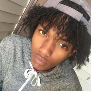 Meet your Posher, Dennis