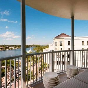 Meet your Posher, Summer