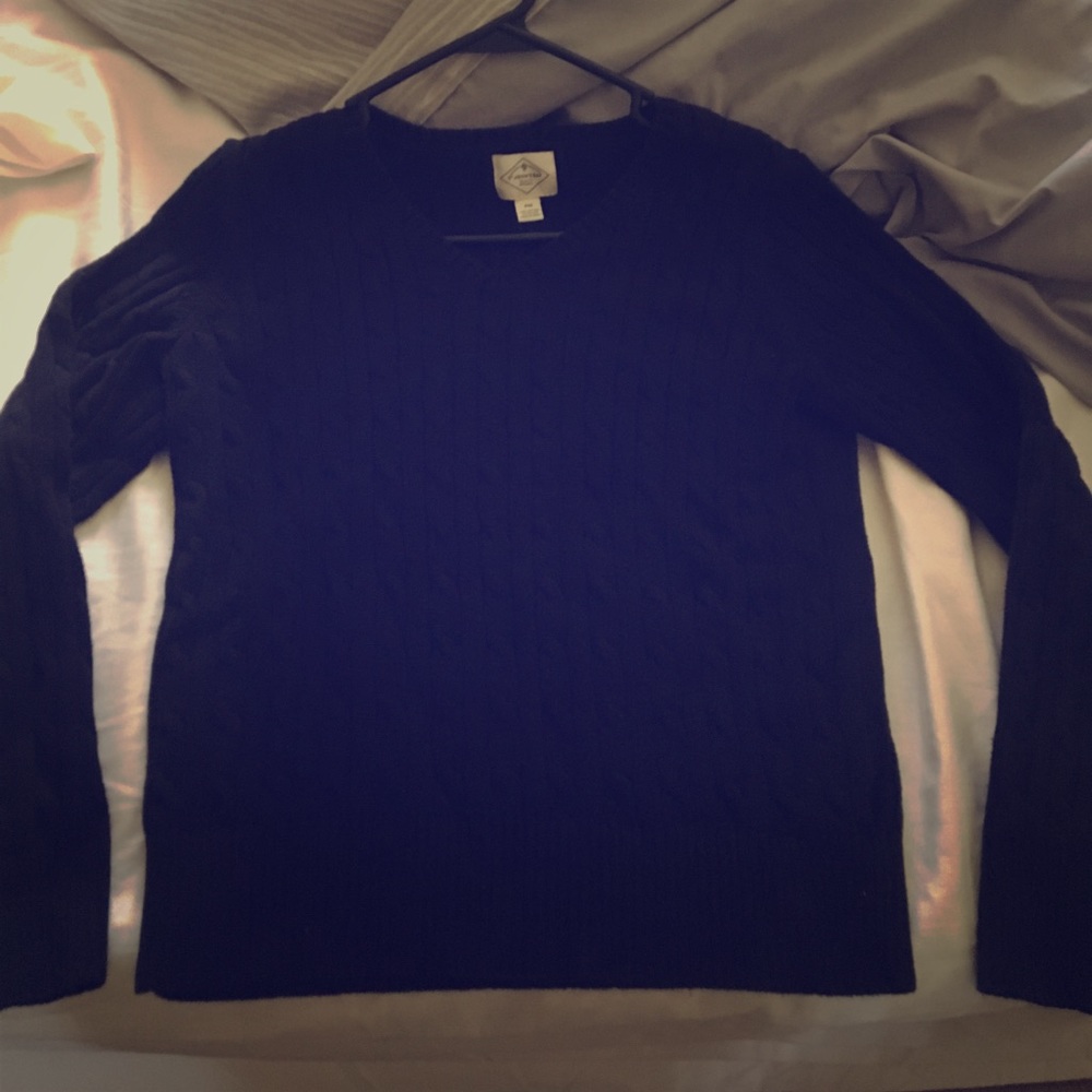 Long sleeve black sweater shirt