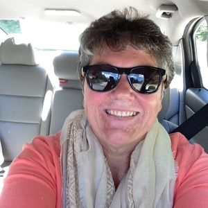 Meet your Posher, Cynthia