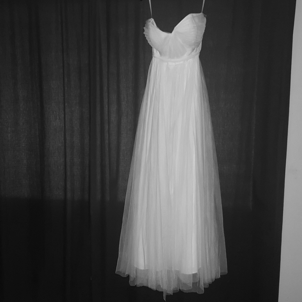 Evening gown, perfect for your wedding! 💍👠