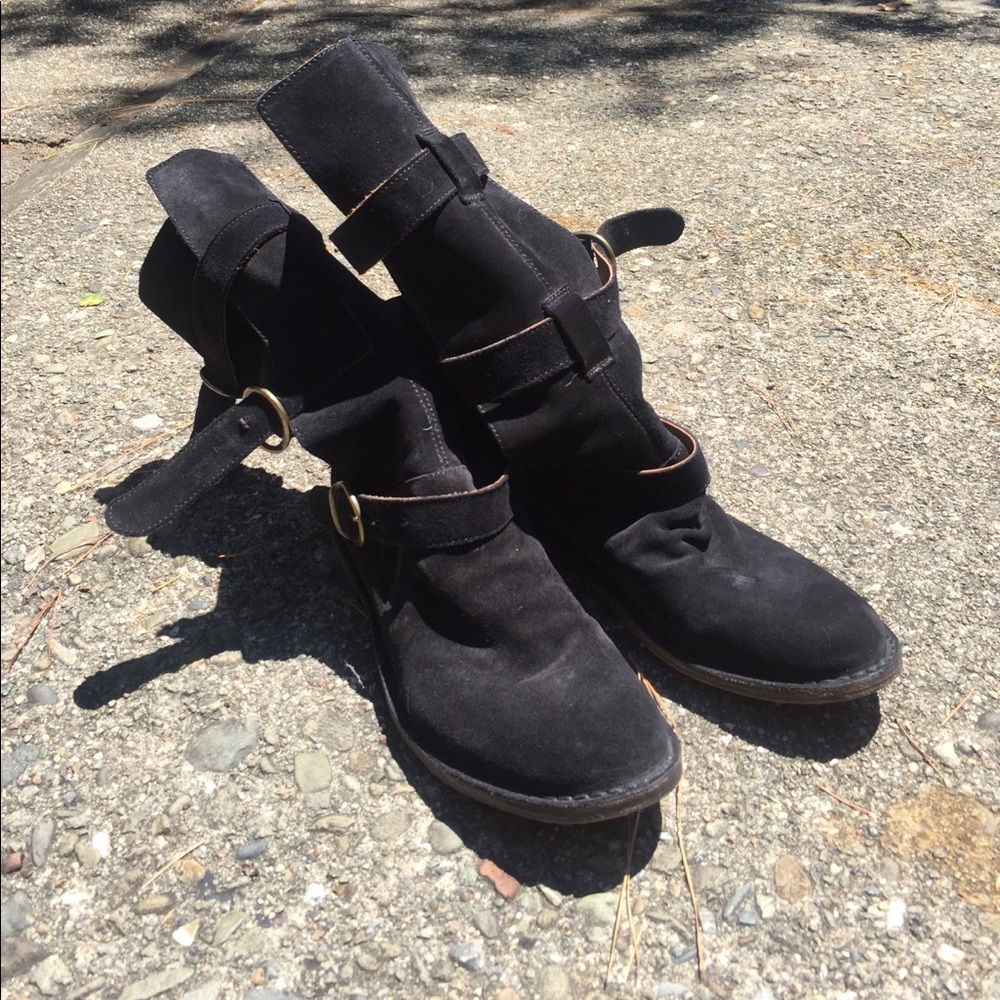 Fiorentini and Baker suede boots