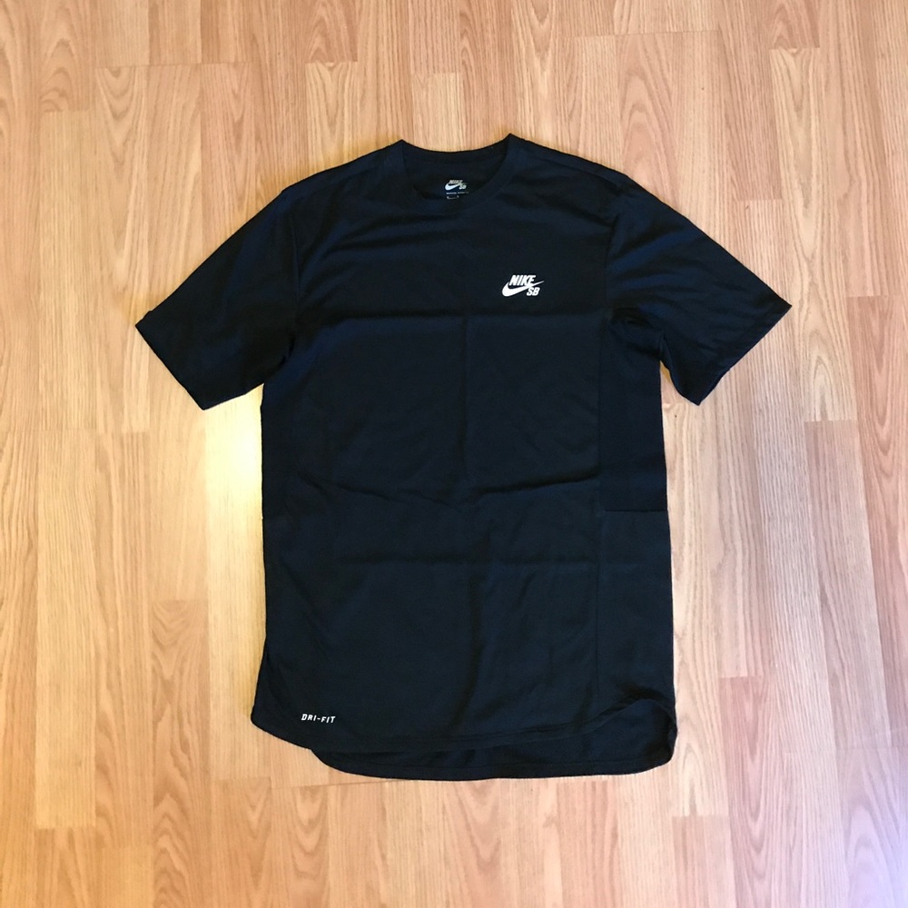 Nike SB scalloped tee