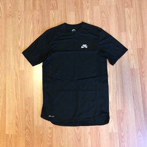 Nike SB scalloped tee
