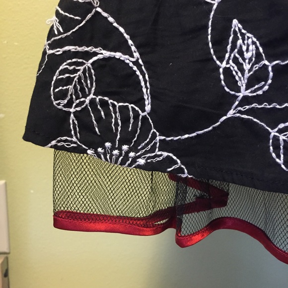 Black and white embroidered dress w/tulle - Picture 4 of 4