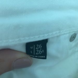 Abercrombie & Fitch Jeans - Abercrombie white skinny jean- size 26 Abercrombie & Fitch Jeans - Abercrombie white skinny jean- size 26