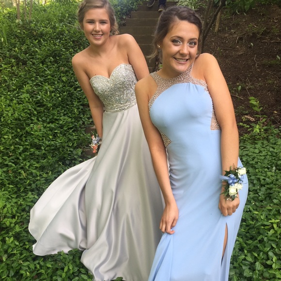 Prom dress - Picture 3 of 8