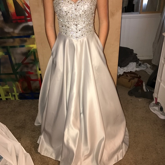 Prom dress - Picture 8 of 8