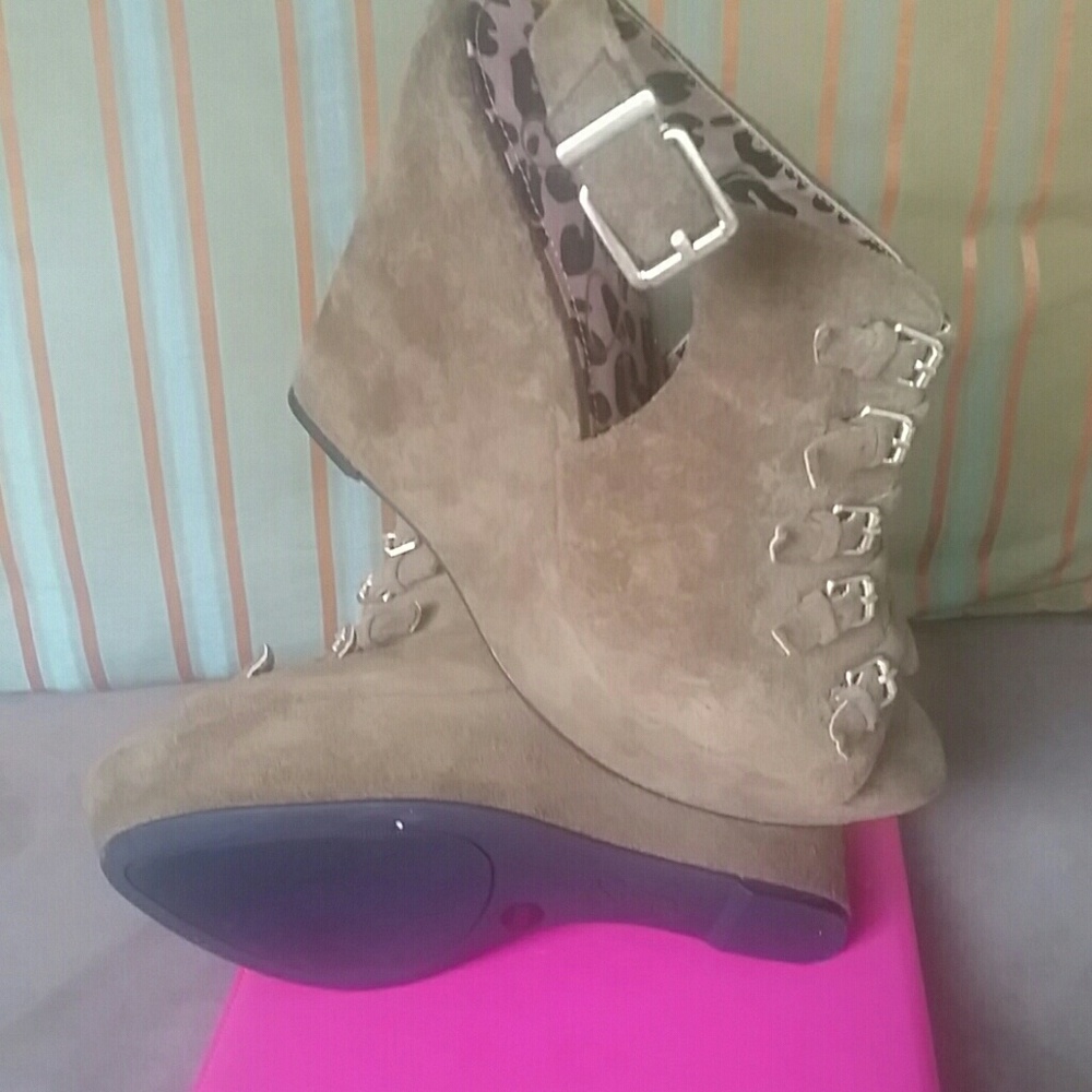 Jessica Simpson wedges