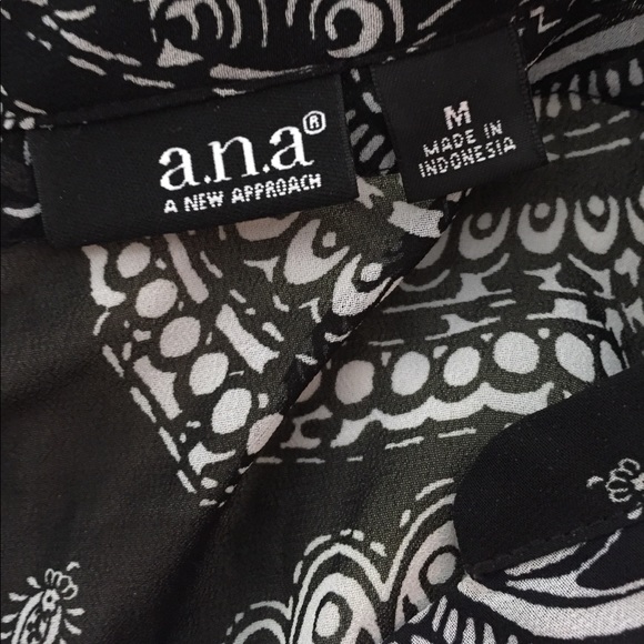 3/$20 ANA a new approach black white paisley top - Picture 5 of 7