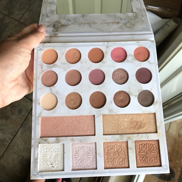Other - Carli Bybel deluxe pallet