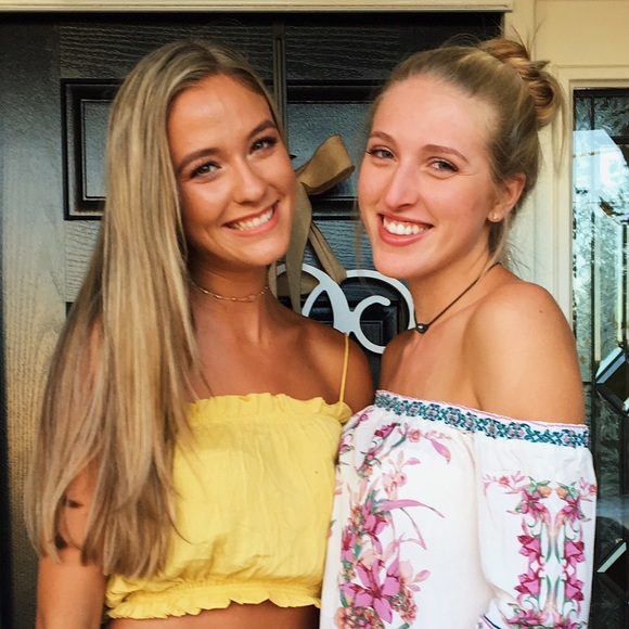 Meet your Posher, Caroline - Picture 1 of 1