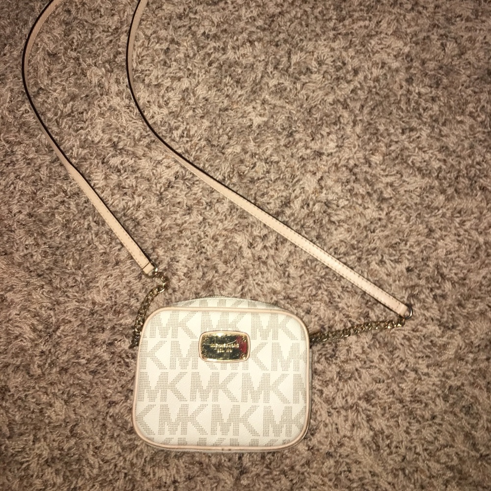 MK cross body
