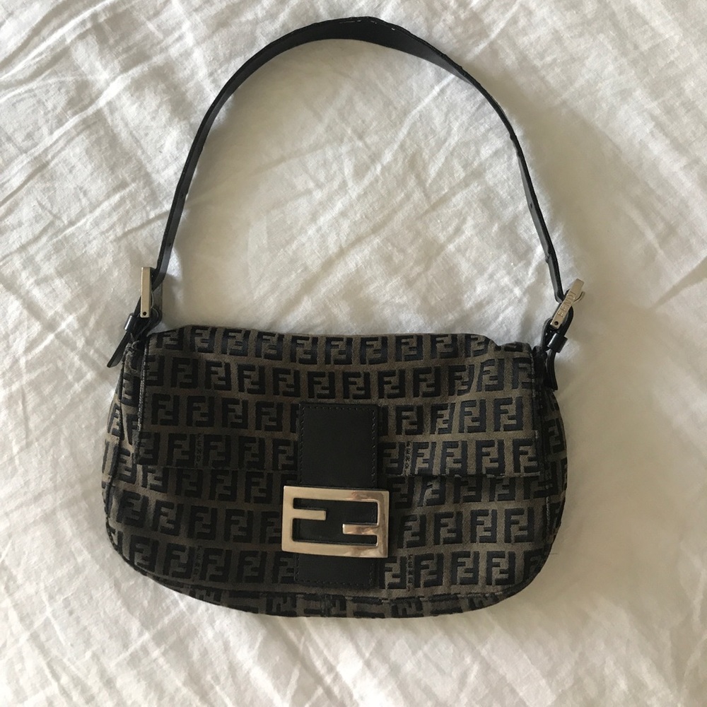 Vintage Fendi baguette