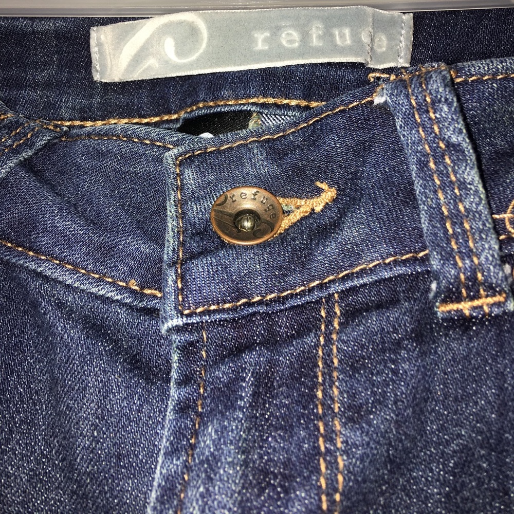 Jeans - Picture 2 of 3