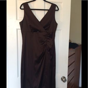 Deep bronze V-neck, sleeveless dress