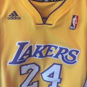 Kobe Bryant Jersey #24 Medium.