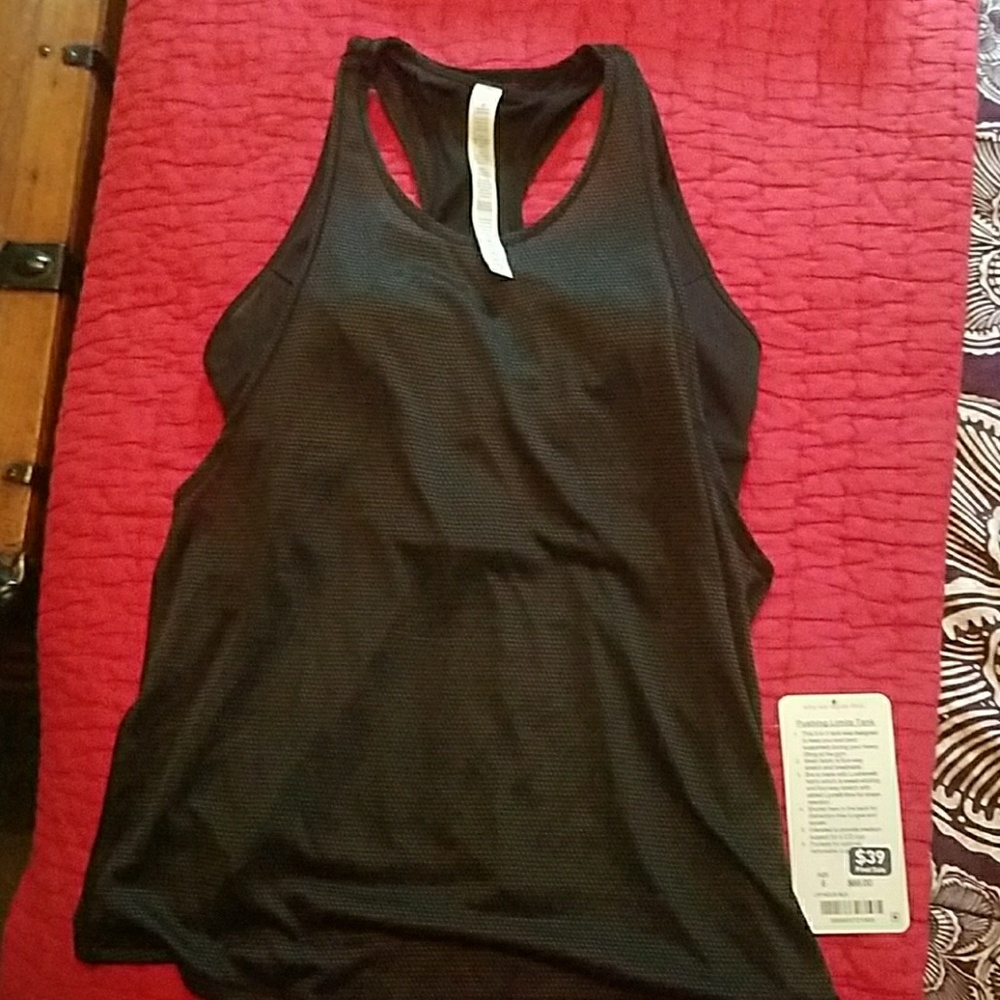 Lululemon pushing limits tank with bra NWT